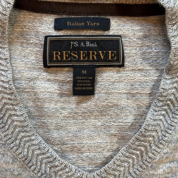 Jos A Bank Reserve Italian yarn mens sweater size Medium - Picture 2 of 10